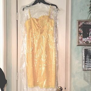 Brand new with tags TRINA TURK yellow dress size 0, or size 2 perfect LOOK
